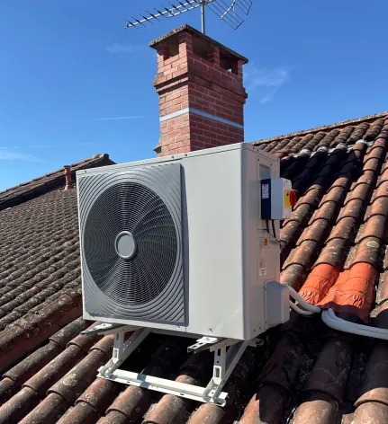 Pompe à chaleur air/eau : Unité extérieure · Saint-Orens-de-Gameville